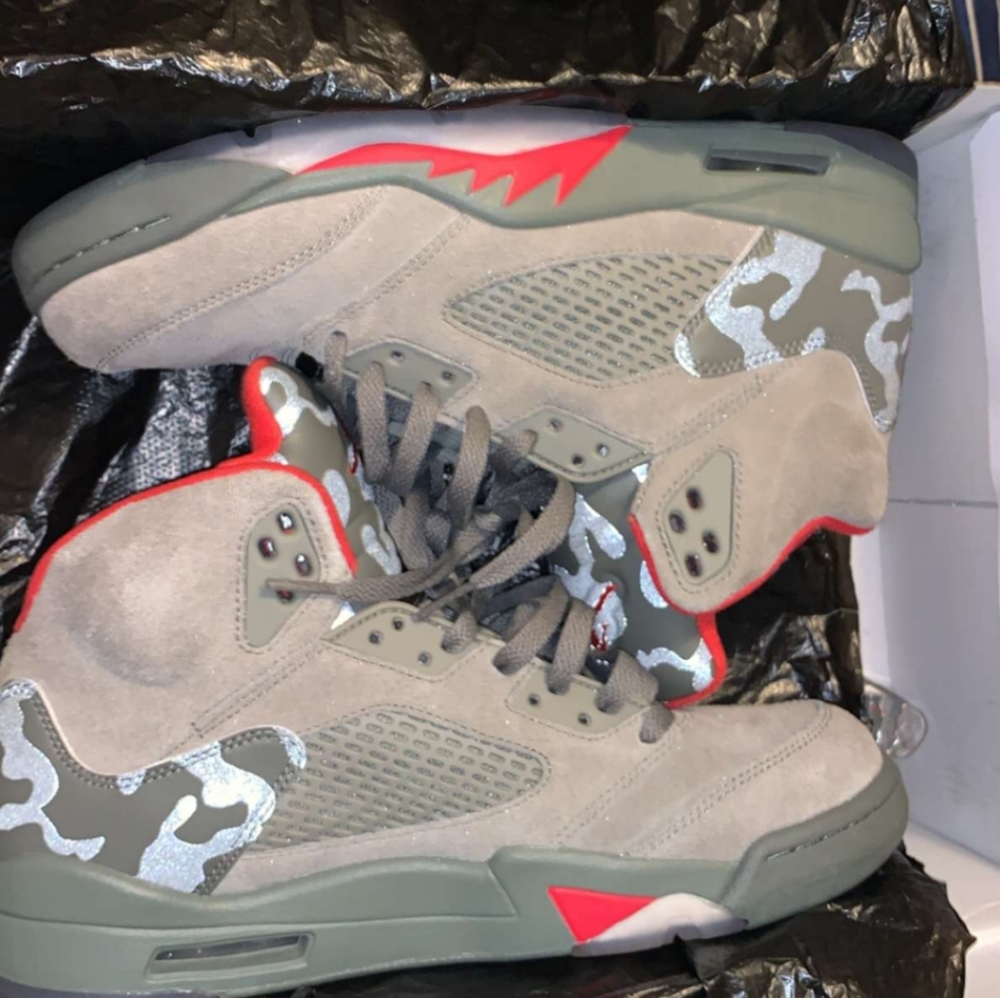 Jordan Retro 5's Size 9.5